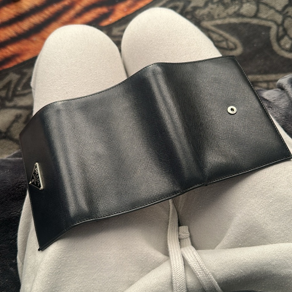 Prada Black Saffiano Leather Wallet damaged - Picture 13 of 13